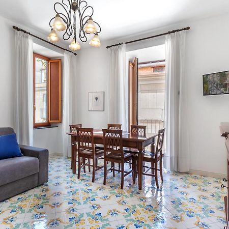 Comfy Apt 4 Sleeps Right In The Centre Σορέντο Εξωτερικό φωτογραφία